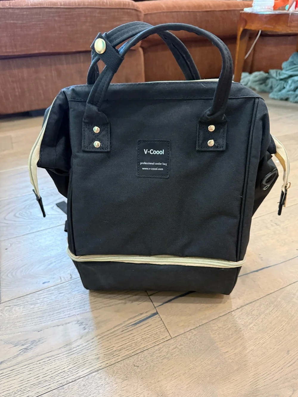 V-COOOL Pump Backpack Cooler Bag Double Layer Black – Used Once